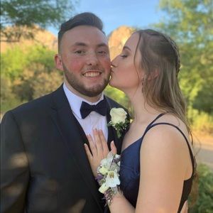 Meet your Posher, Ari